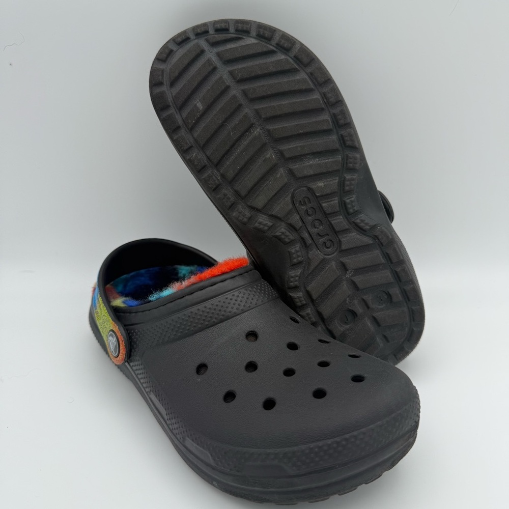Kid’s Junior Youth Crocs Classic Black Rainbow Fleece Lined Slip-On Clogs Size 3